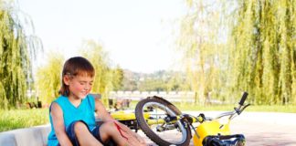 Atenție la Tăieturi, Zgârieturi și Julituri! zgarieturi copii