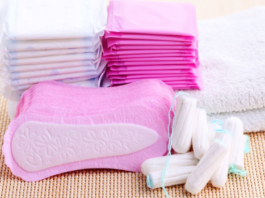 Să aflăm mai multe despre tampoane interne, absorbante și alte tipuri de produse pentru menstruație